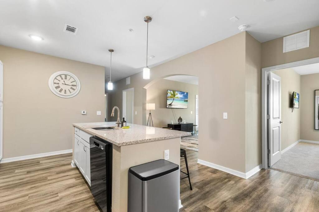 Elegant 3br/2ba Near Beaches & Attractions